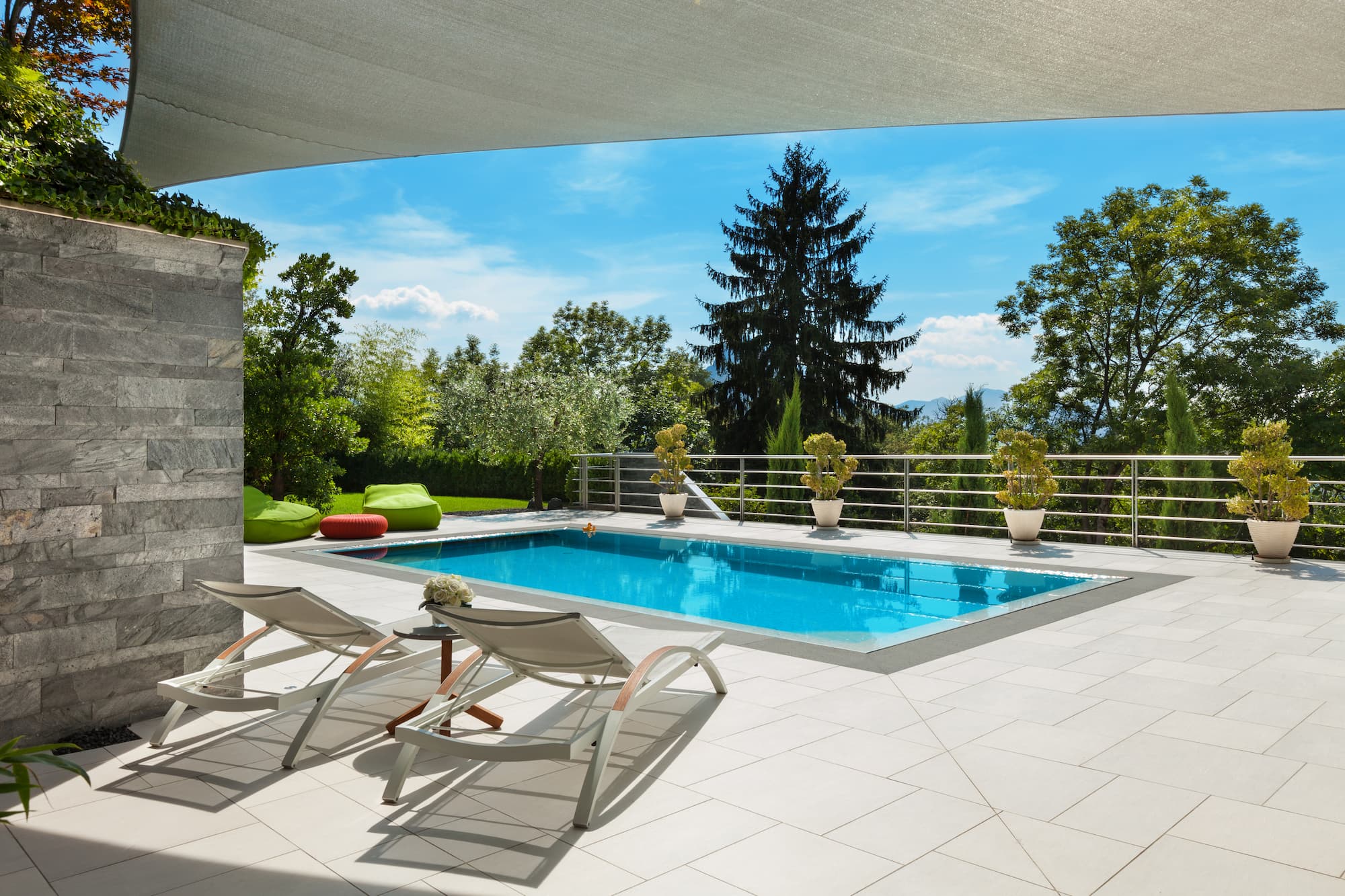 BACKGROUND2 | Atari compagnie artisans Entreprise du bâtiment pour la pose de piscines et spas dans le secteur de Saint-Julien-en-Genevois et du pays de Gex Rumilly